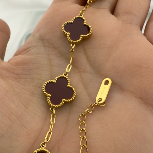 Alhambra Gold and wine red Clover Bracelet - Picture 4 of 4